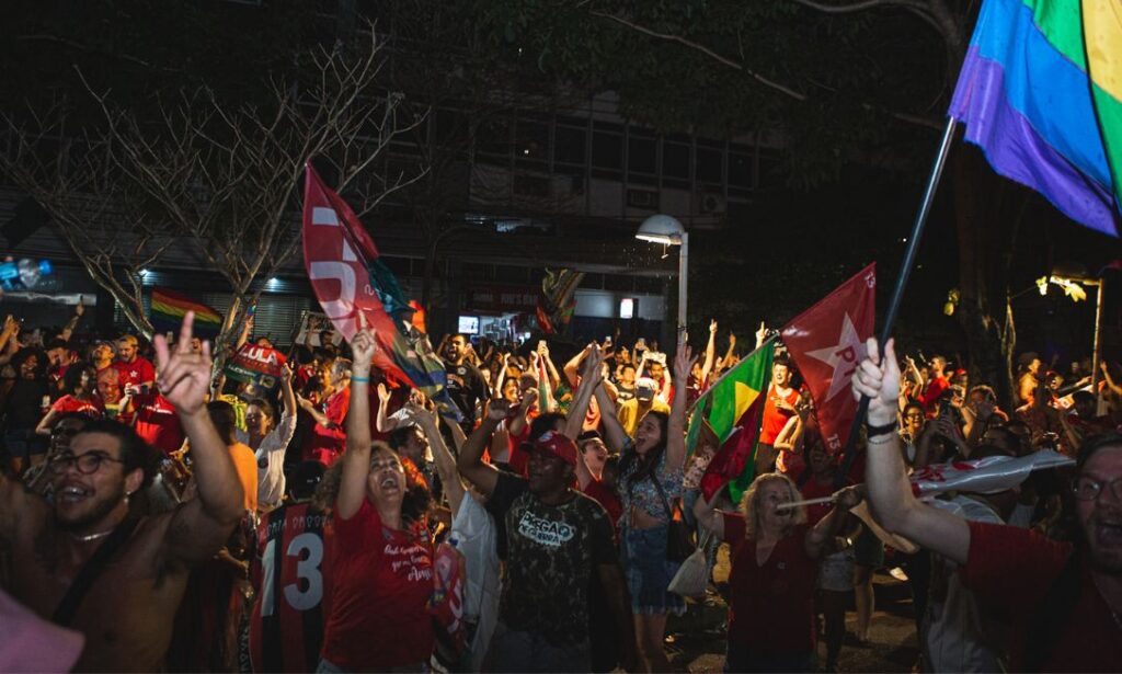 A_quem_vestiu_a_esperança_o_meu_mais_sincero_muito_obrigada_comemoração_vitória_lula_florianopolis