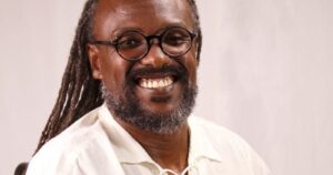 Capa entrevista Marcelo Zig, filósofo fala sobre paternidade, racismo e capacitismo