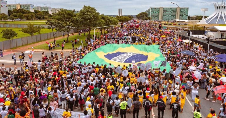 Imaginar juntas o Bem Viver: uma agenda feminista para o Brasil
